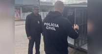 Homem é preso após ameaçar companheira e incendiar roupas da vítima no RS