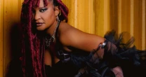 Larissa Luz resgata raízes do rock em novo álbum, usa tecnologia como aliada e celebra Rock in Rio (ENTREVISTA)