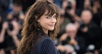 Como a sobriedade, Fiona Apple e muita paciência ajudaram Cara Delevingne a estrear carreira na música