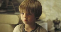 O assédio insuportável dos fãs de Star Wars destruiu a infância do ator mirim que viveu Anakin - e o levou a uma crise de saúde mental