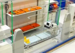 “空飛ぶICU”こと「機動衛生ユニット」の中はこうなっていた　「DSEI Japan」で模型展示