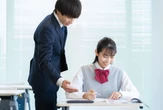 「休憩ほぼなし、休日勤務が当たり前」　教員5200人調査が映す“過酷すぎる日常”