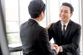 「自己紹介」でやたらと話す人が気付いていない落とし穴　初対面の相手に好印象を持ってもらうには？