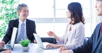 早期退職ブームの裏で　中高年を「頼れるおじさん」に育てられる職場、3つのポイント