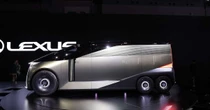 それでも「セダン」は生き続けるのか　トヨタとレクサスが示した“次の100年”のかたち