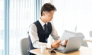 新卒入社から3年未満で転職した理由　2位「労働時間が長い」、1位は？