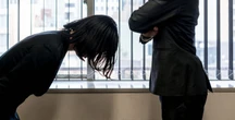 どこからがハラスメント？　3位「下の名前での呼び捨て」、2位「肩を叩く」、1位は？