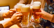 会社の飲み会のストレス、3位は「上司の振る舞い」　男女別で感じ方に差
