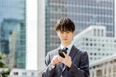 新卒入社後すぐ「転職サイトに登録」　“異変”はナゼ起きている？