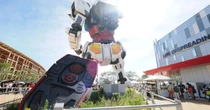 「ガンダム像」万博で人気、ファン垂涎は「足の裏」　閉幕後の行方は？