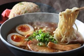 ハイペースで倒産続く「ラーメン業界」　地位脅かす回転すしやファミレス　「他業種参入」はなぜ起きたのか