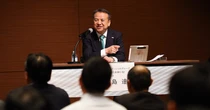 三井住友銀行、中島グループCEOを“AI化”　狙いは？