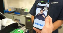 ファミマ、「オンライン手話通訳サービス」導入　デフリンピック会場近くで