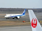 マイル庶民化で激化する「地上戦」　決済額300万円のANA、生涯伴走のJALに見る勝算