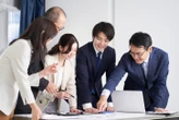 「背中を見て覚えろ」はもう限界　「職員激減」に向けて自治体DXに必要な「AIと共有する業務マニュアル」の作り方