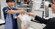 ローソン、“消費期限迫る商品”を半額以下に　2種類のフードロス削減サービスを導入