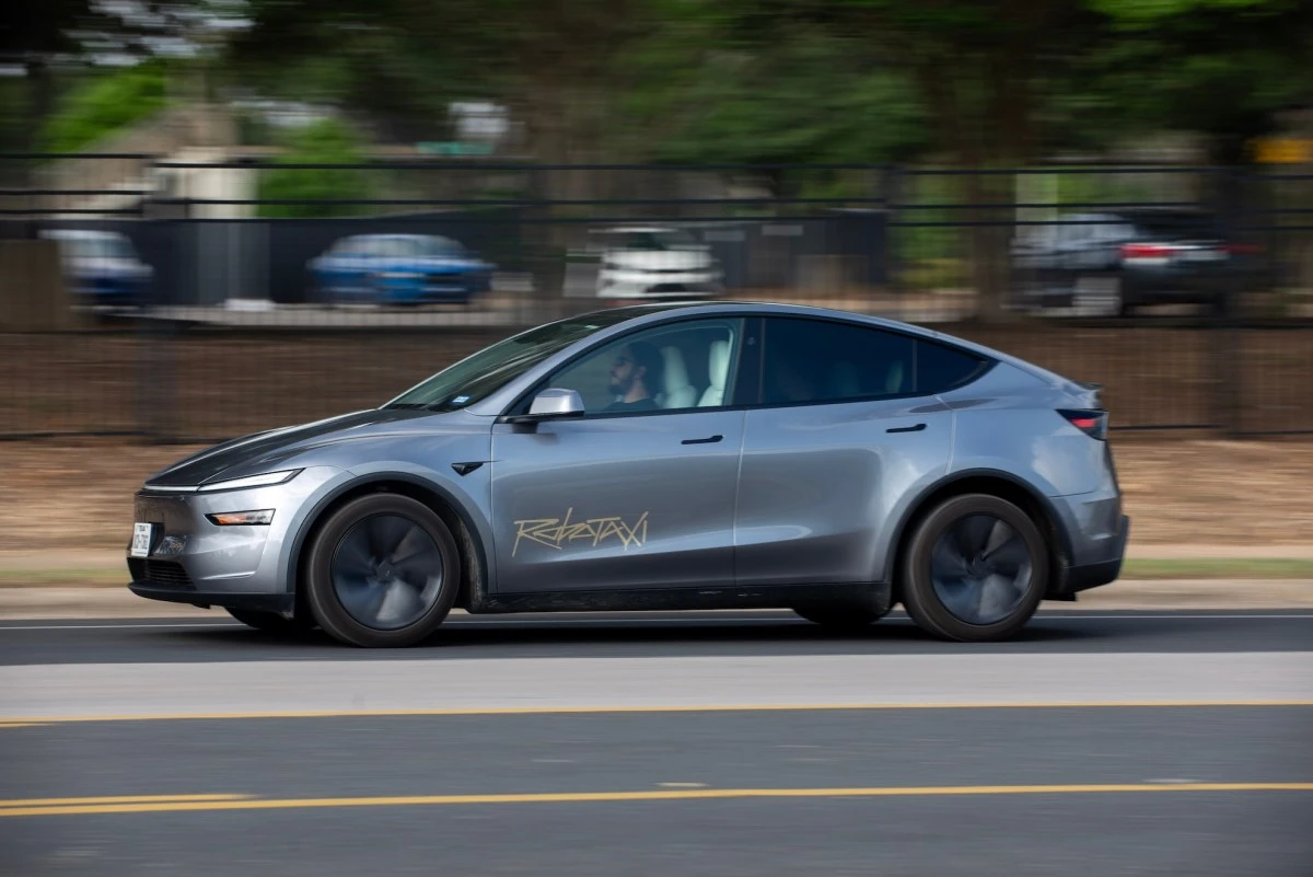 Tesla brings its robotaxi service to Dallas and Houston