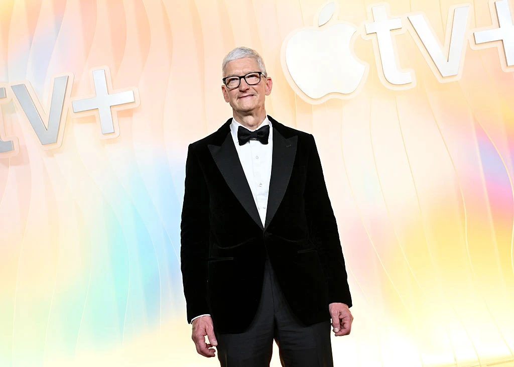 Guys, I don’t think Tim Cook knows how to monetize AI