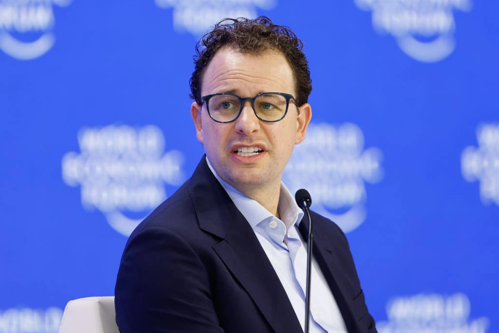 No one has a good plan for how AI companies should work with the government