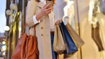 Shoppers chasing a bargain boost retail sales for May