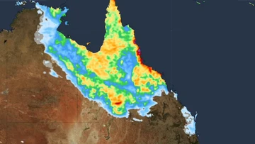 North Queensland set for a soaking as ex-cyclone rolls in