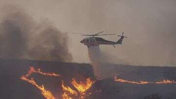 Aerial attack give firefighters upper hand battling huge fire north of LA