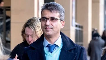 Man asks to be spared jail after exploiting refugee at Melbourne lolly shop