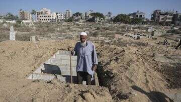 'We make graves on top of graves': Gaza death toll passes 40,000