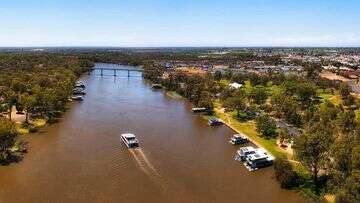 Man dies after waterskiing incident ﻿at popular tourist spot