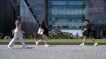 Universities warn 14,000 jobs could be lost if international enrolments drop