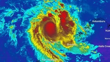 Residents on Kimberley Coast brace as Cyclone Errol approaches