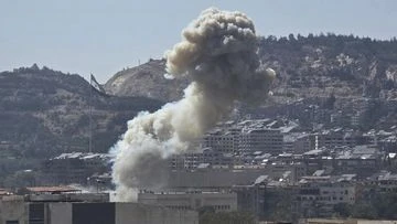 Israeli strikes rock Damascus as Syrian forces clash with Druze militias