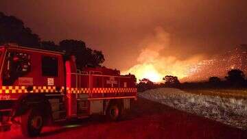 'Leave immediately': Victorian crews battle fires amid heatwave