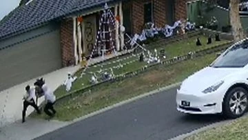 Melbourne teen injured in street fight as families celebrate Halloween