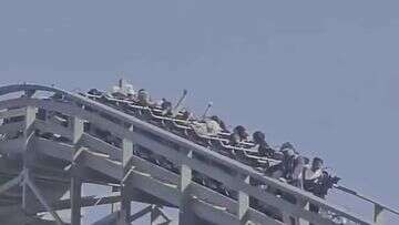 Riders trapped for up to an hour after Sea World rollercoaster error