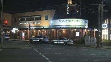 Gunmen on the run after Sydney pub held up overnight