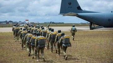 Australian soldier dies while completing parachuting training course