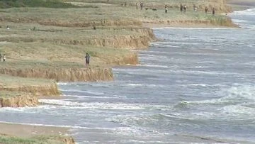 'Four storey' waves could damage beaches for years