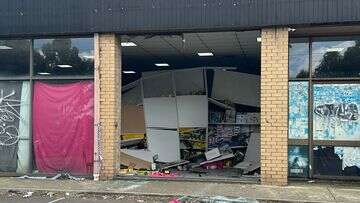 Melbourne toy shop targeted in early morning ram raid