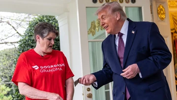 Trump tips food delivery driver $140 for McDonald's order
