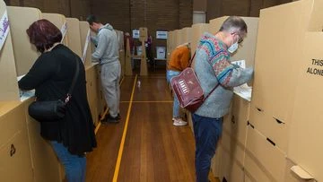 How to apply for and submit a postal vote this election