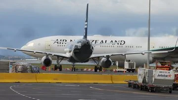 NZ keeps quarantine-free borders open to NSW - for now