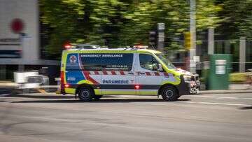 Ambulance Victoria strikes in-principle pay deal after lengthy negotiations