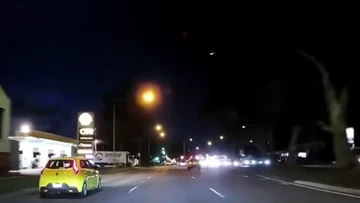 'Whole sky just lit up': Meteor shoots across South Australian skies