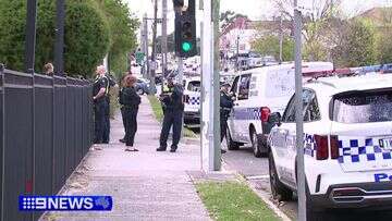 Police surround Melbourne school after threats force students into lockdown