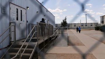 NZ mother and son held in US immigration custody for weeks after paperwork mistake