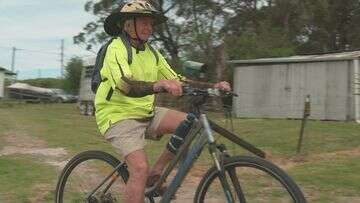 Meet the 97-year-old 'bush bachelor' enjoying small-town simple life