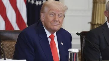 Trump's trade war intensifies with threats against EU and Apple
