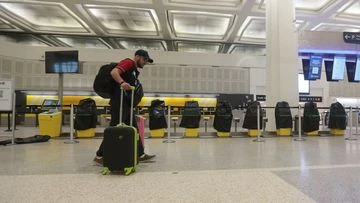 Low-cost American airline goes bust