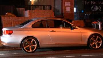 Blood spatter found on car after man presents at hospital after Melbourne shooting